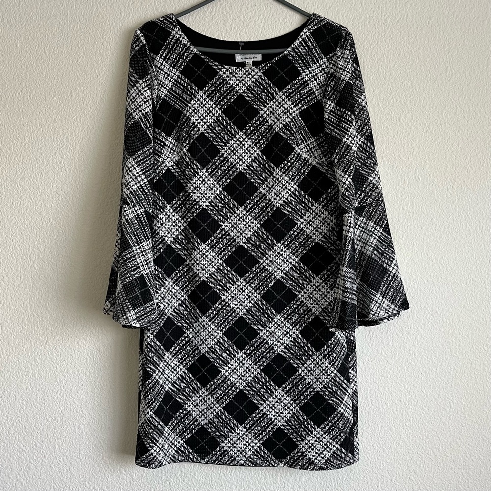 Signature by Robbie Bee Black and White Plaid Bell Sleeve Shift Dress Size MP